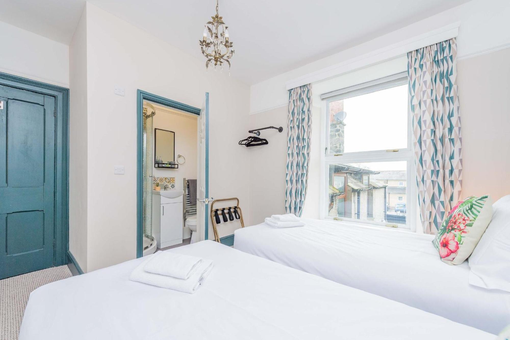Snowdon House, 8 Bedrooms, Sleep 16, Close To Blackrock Sand Porthmadog Ngoại thất bức ảnh